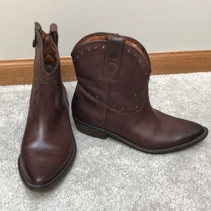 Lucky Brand short cowboy boots size 9.5